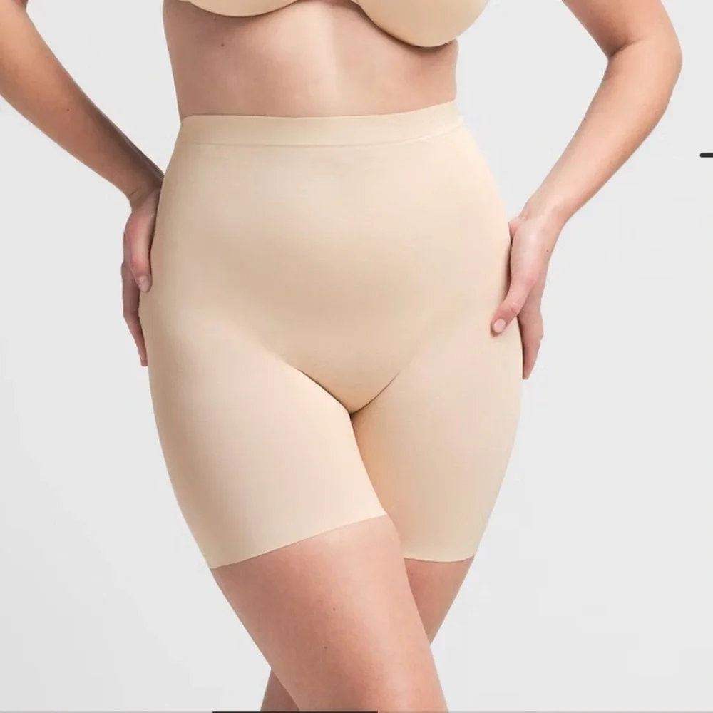 Skims Sheer Sculpt Barely There Low Back Shorts in sand nude sz 3X